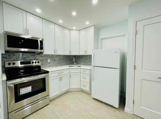 19-04 23rd Ave, Astoria, NY 11105