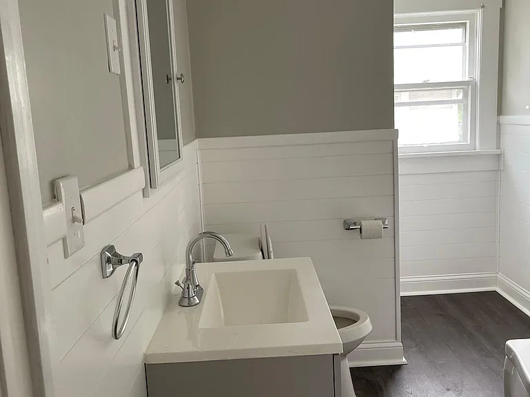 234 E Walnut St — Photo 26