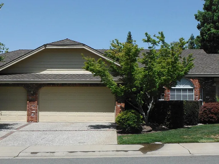 5302 Par Pl — Photo 1