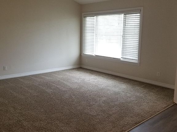 2nd image of 2070 N Glenbrook Ave