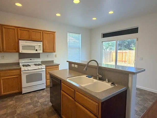 9745 Marianna Way — Photo 8
