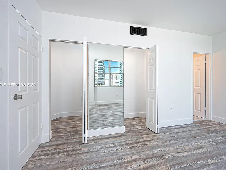 801 Brickell Bay Dr #1662 — Photo 9