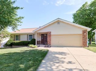 2766 Penbrooke Ln, Saint Charles, MO
