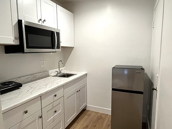 4th image of 11680 Ohio Ave APT 103