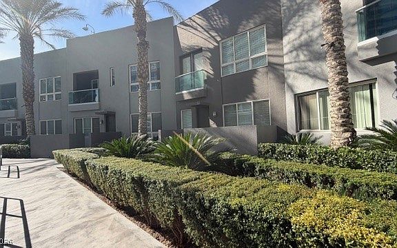 3rd image of 4535 Dean Martin Dr Unit 107