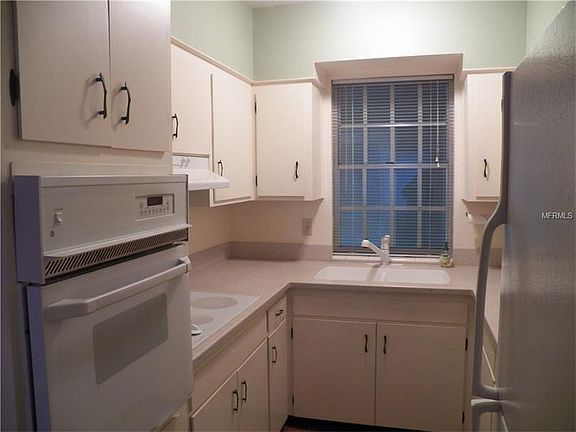 2nd image of 223 Windsor St APT 7A