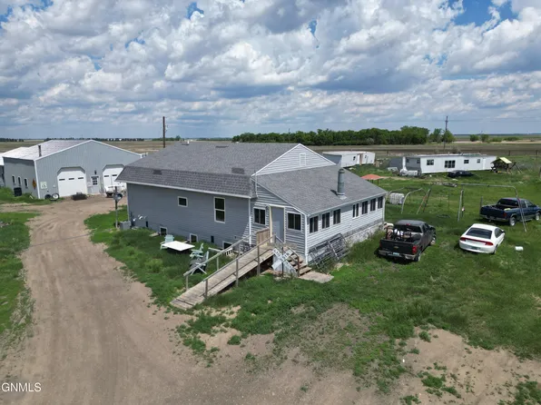 21010 111th St NE, Surrey, ND 58740