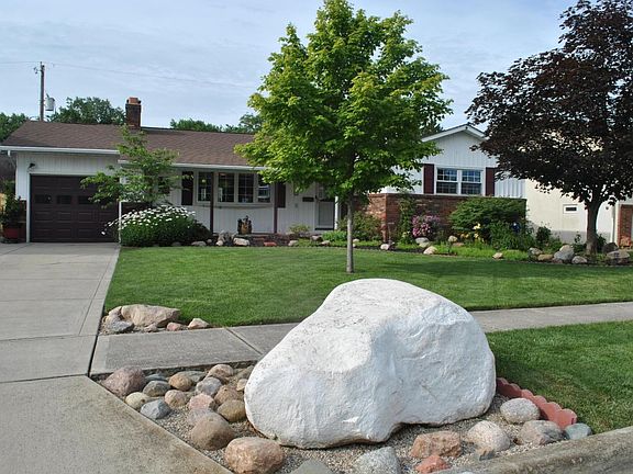 3rd image of 3147 Kingswood Dr