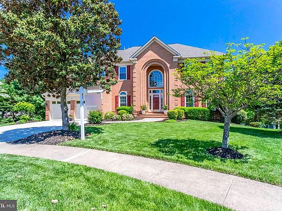 3rd image of 7900 Greenebrook Ct