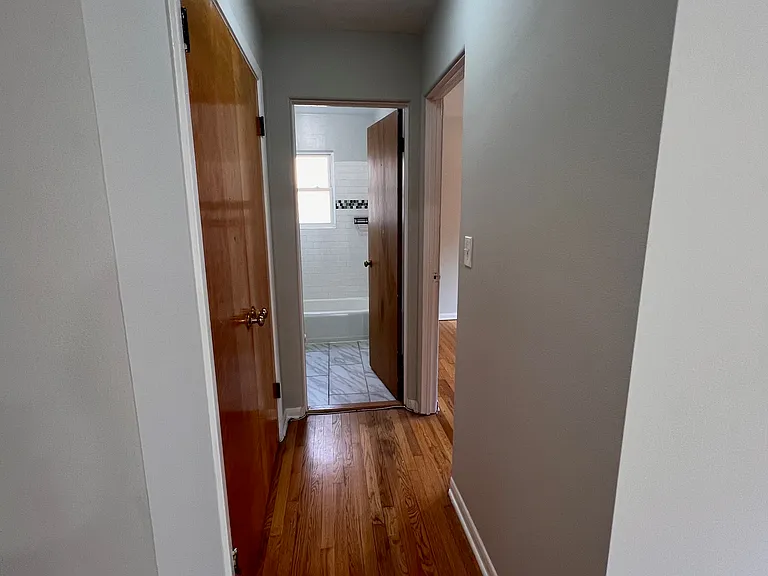 2036 W Foster Ave #B4 — Photo 8