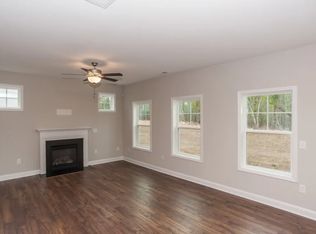 3041 Stoddert Ln, Fayetteville, NC 28304