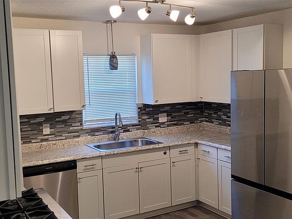 5th image of 517 Green St