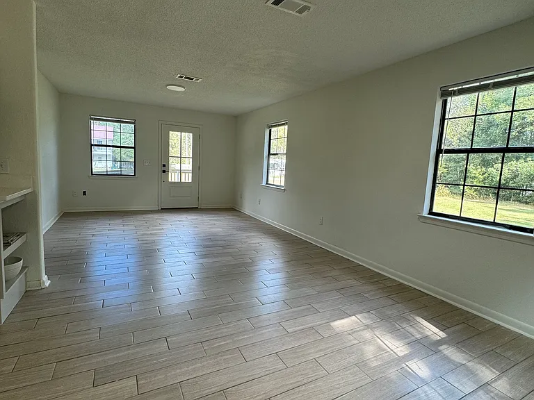 461 Benjulyn Rd — Photo 10