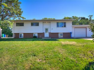 20 Whippoorwill Dr, Decatur, IL 62526