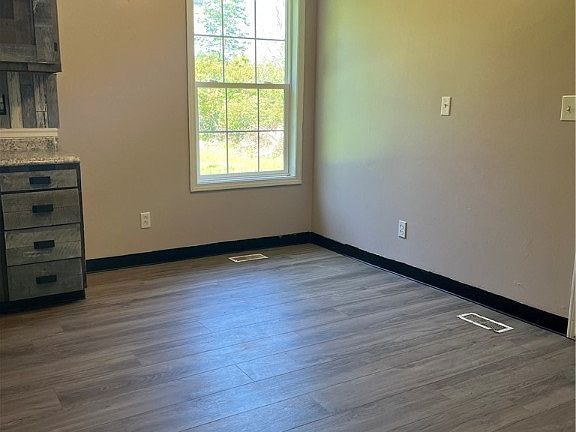 5th image of 4071 Evergreen Dr