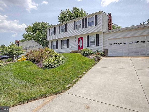 4th image of 493 Margaret Ln