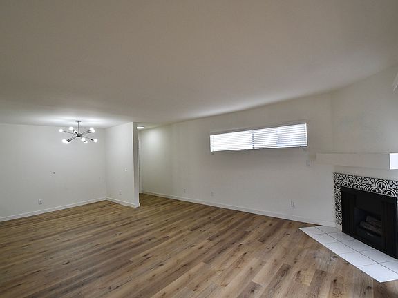 4th image of 10914 Camarillo St #7