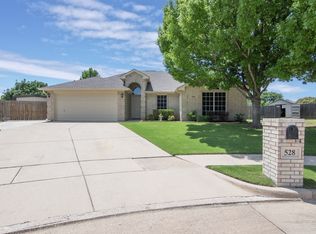 528 Acorn Ct, Saginaw, TX 76179