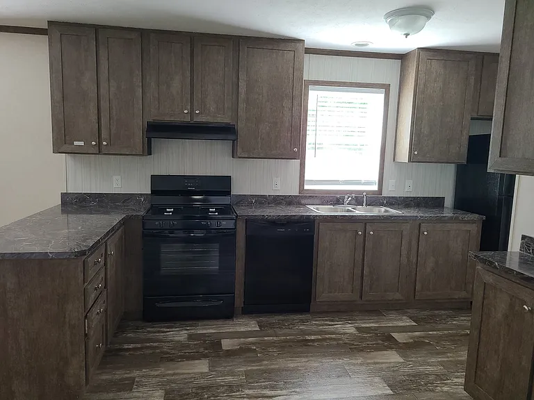 Norton Shores — Photo 38