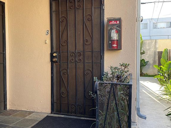 2nd image of 1435 S Hayworth Ave #3