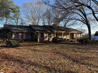 8 Roe Ct, Greenville, SC 29617