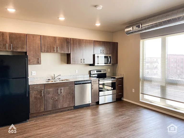University Hills Village — Photo 46