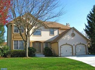 14 Lucerne Ct, Cherry Hill, NJ 08003