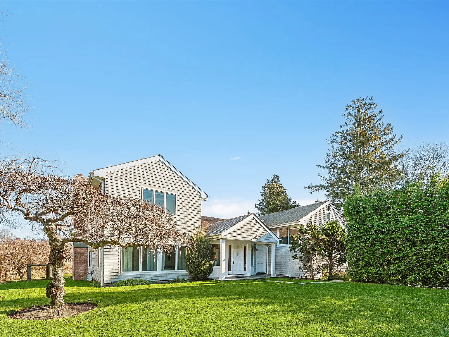 Sag Harbor Waterfront Compound Sanctuary — Photo 4