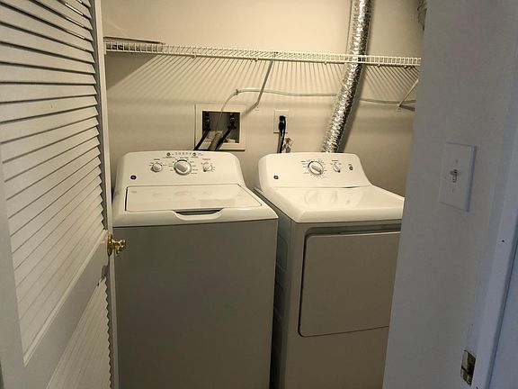 Washer Dryer in unit