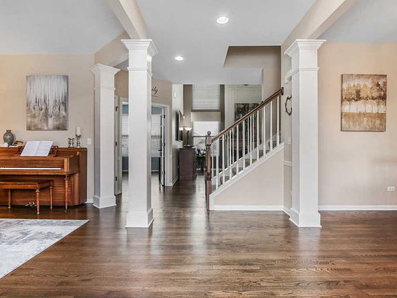 3rd image of 1148 Goldfinch Ln