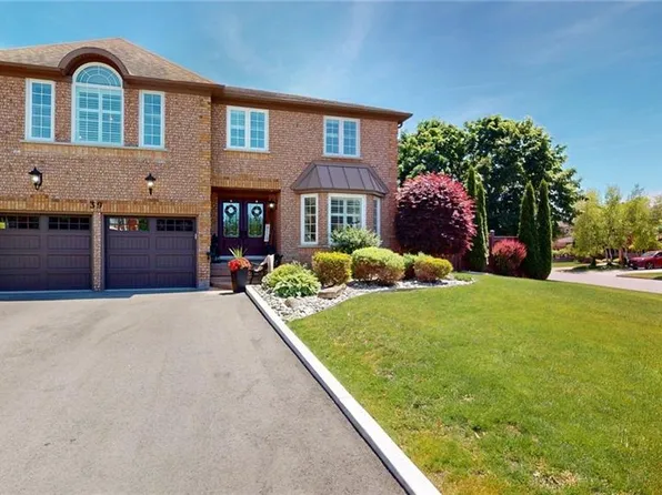 39 Falcon Ct, Cambridge, ON N1T 1P2