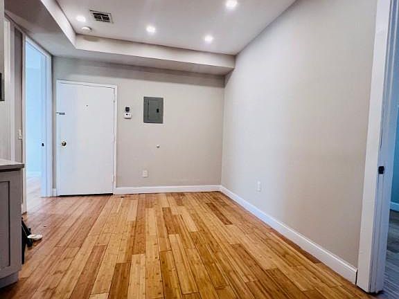 4th image of 546 Chauncey St #2F