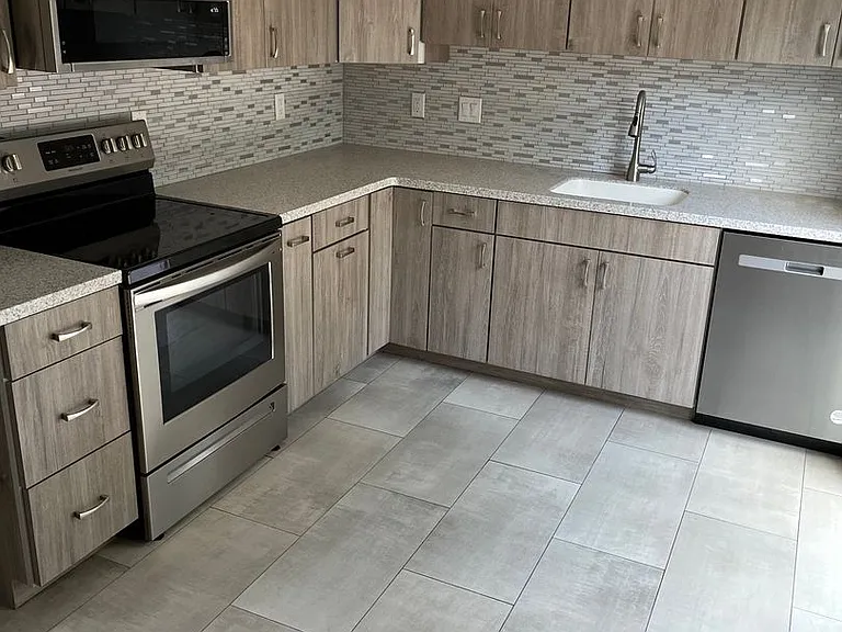 1602 Garfield Ave #8 — Photo 3