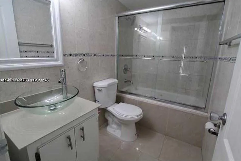 Westland Gardens Condo — Photo 4