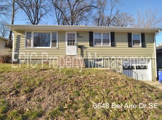 3648 Bel Air Dr SE, Cedar Rapids, IA 52403
