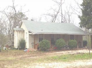 437 Old Ferry Rd, Deatsville, AL 36022
