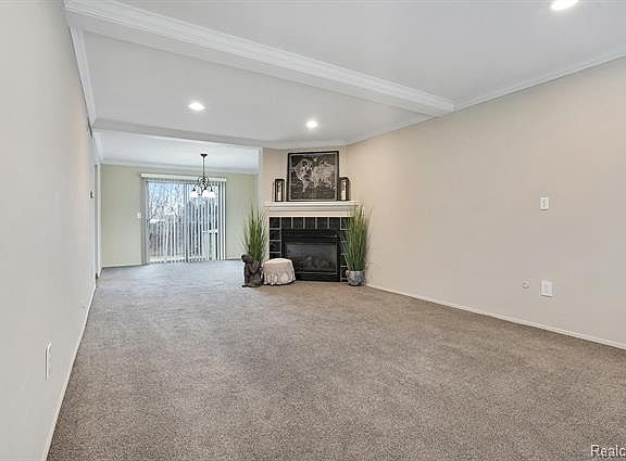 5th image of 26090 Franklin Pointe Dr