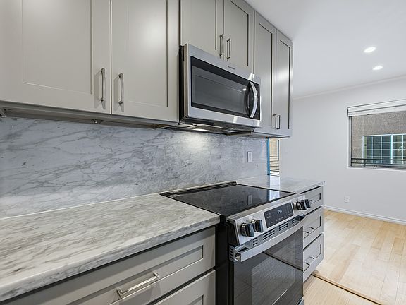 5th image of 11726 Montana Ave #4A