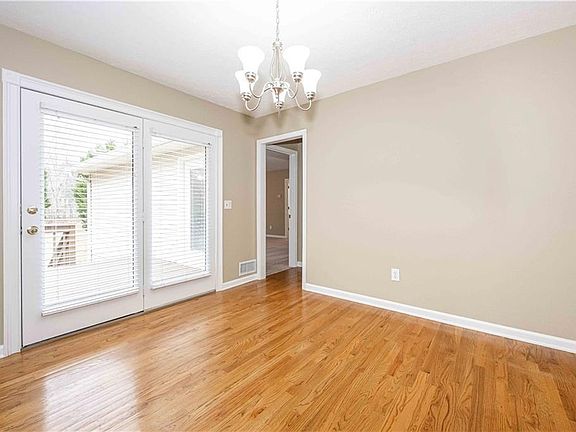4th image of 9893 Live Oak Ct