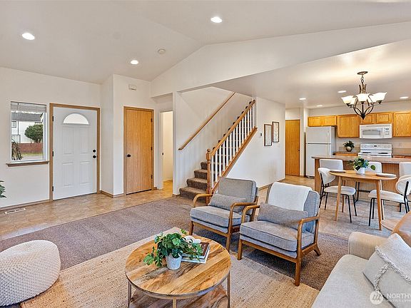 5th image of 6931 6933 Sacramento Street SW