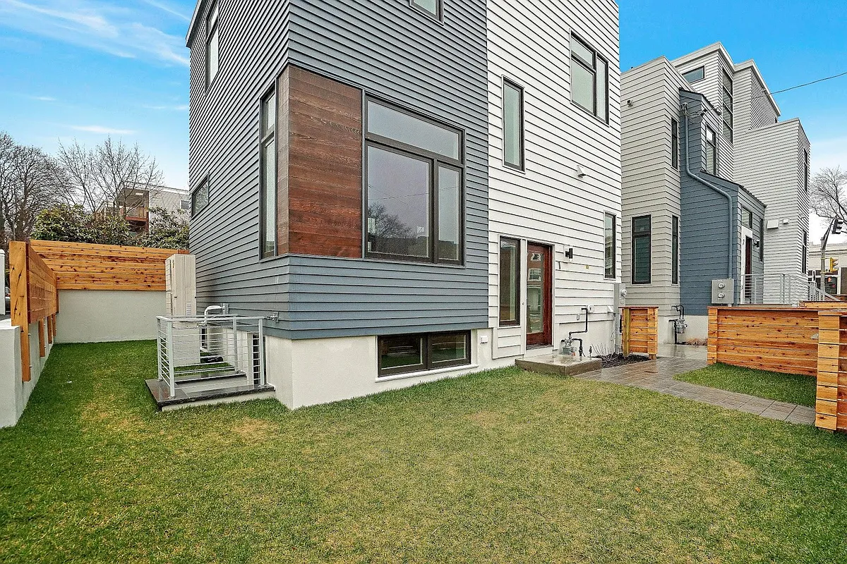 Building Photo - 297 Concord Ave #1
