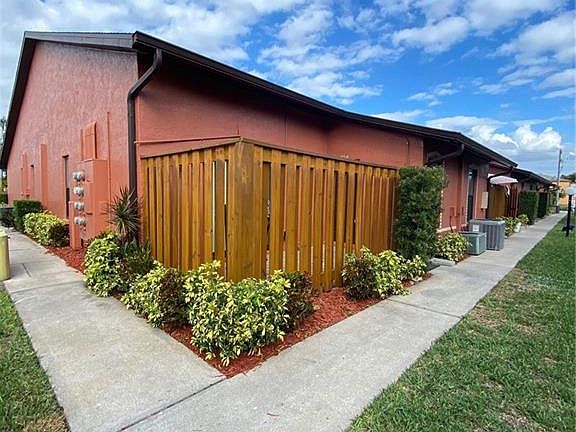 3rd image of 804 SW 47th Ter APT 204
