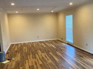 5200 Stony Brook Dr, Louisville, KY 40291