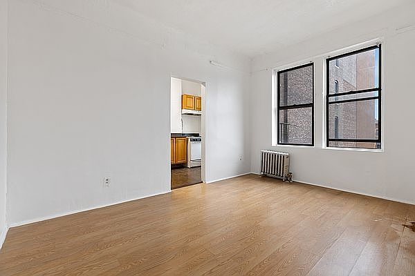 1st image of 746 St Nicholas Ave APT 33