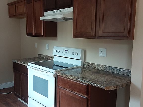 4th image of 1321 W Lloyd St