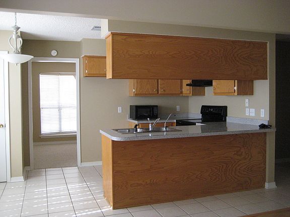 5th image of 129 Tanglewood Dr