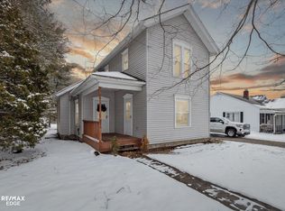 215 S Madison St, Perry, MI 48872