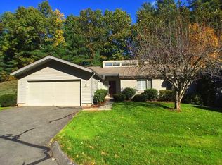 2 Bramble Bush, Avon, CT 06001