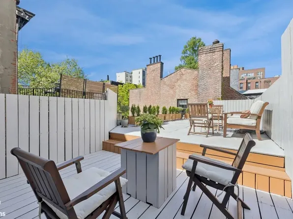 31 Pierrepont Street image 1 of 15