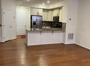 3216 Yeager Dr, Herndon, VA 20171